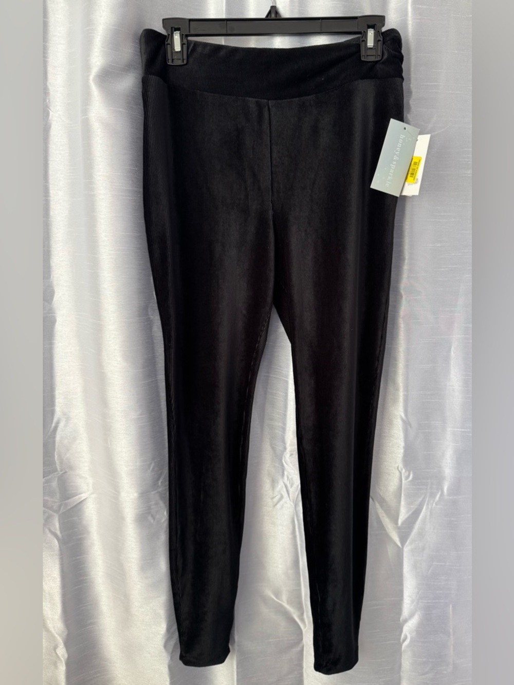 Black Velvet-Look Ribbed Leggings